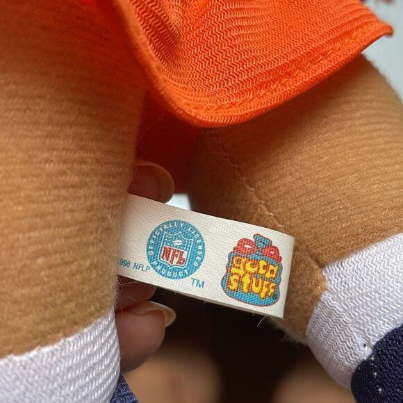 Vintage 1998 NFL Good Stuff Denver Broncos Cheerleader Teddy Bear/yarn pompoms - Picture 4 of 9